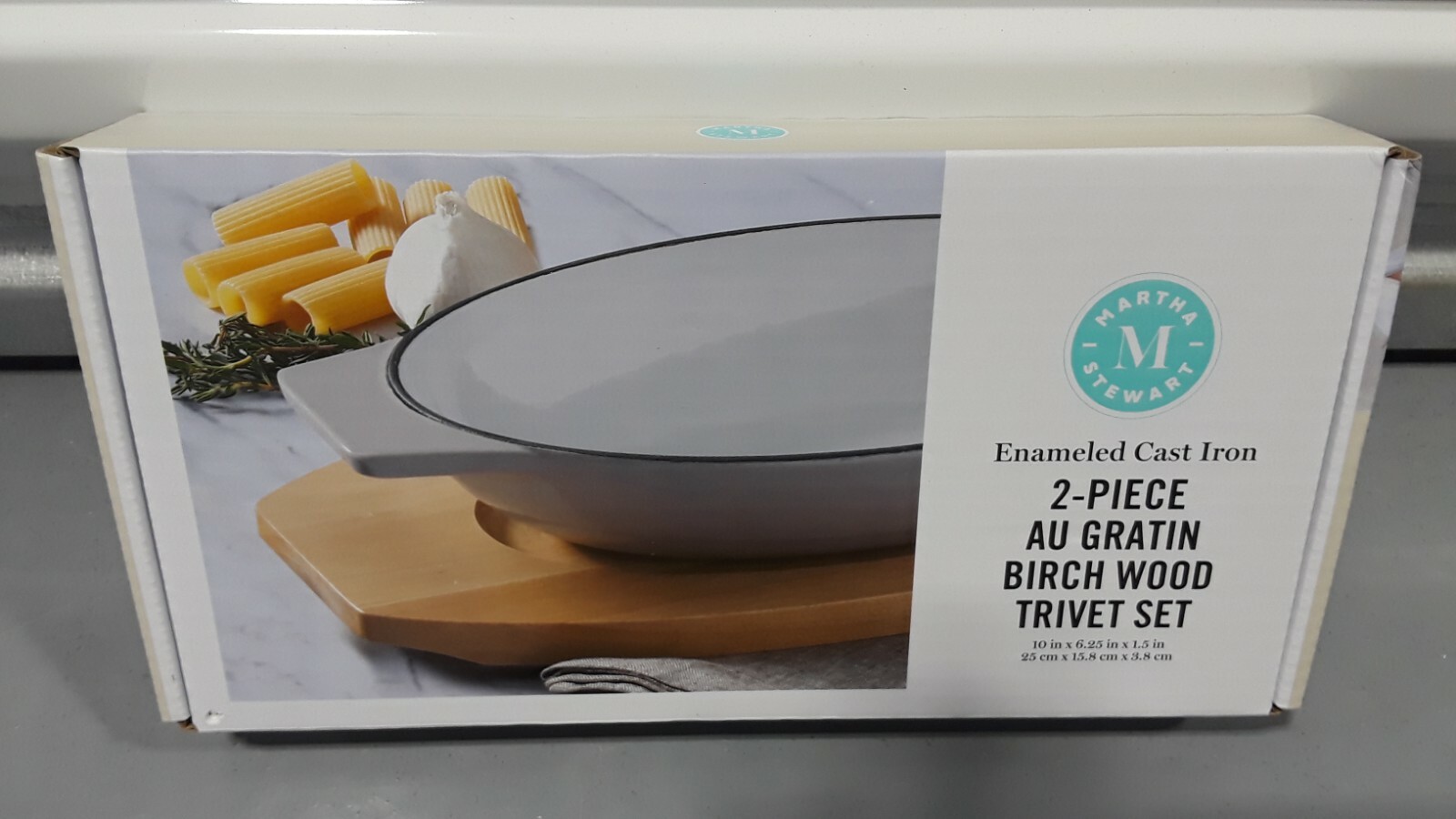 MARTHA STEWART ENAMELED CAST IRON 2-PIECE AU GRATIN BIRCH WOOD TRIVET SET