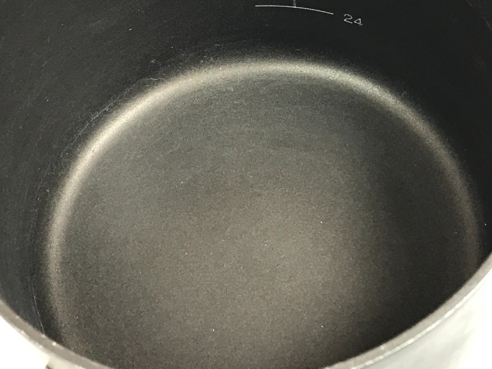 Calphalon Classic 2.5 Qt Hard Anodized Saucepan Gray 87025 Nonstick With Lid