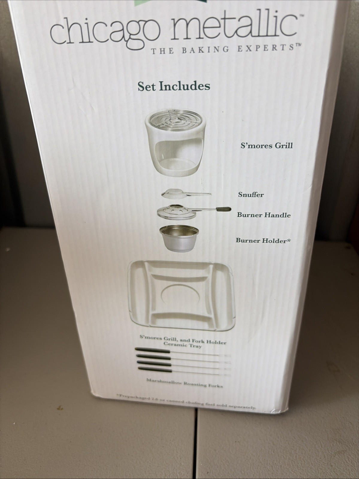 BRAND NEW OPEN BOX! Chicago Metallic Ceramic S’mores Maker.