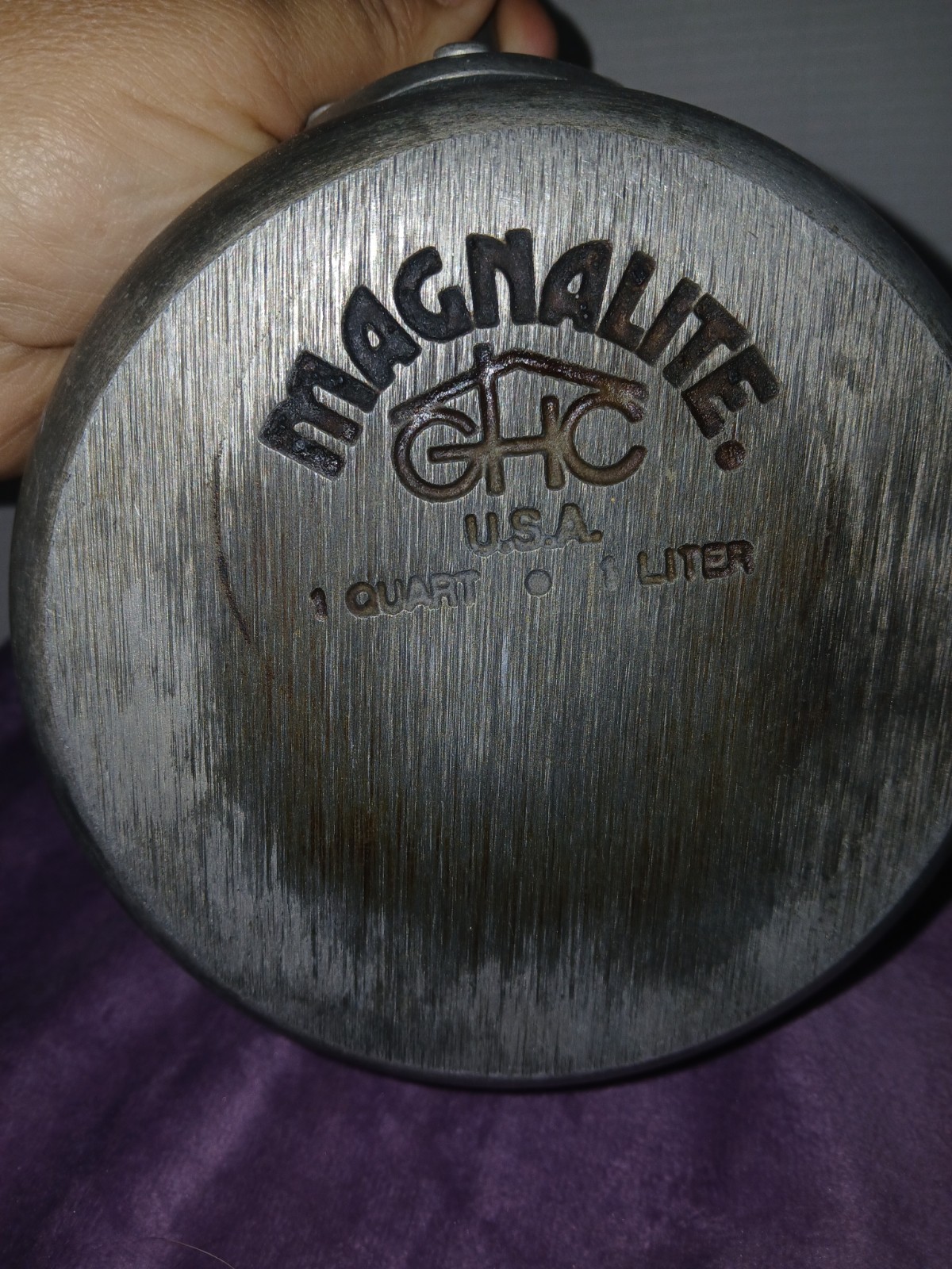 MAGNALITE 4 PIECE SET Two Pan Two Pots 1/2 Quart, 1 Quart W/Lid & Two 9 In Pans