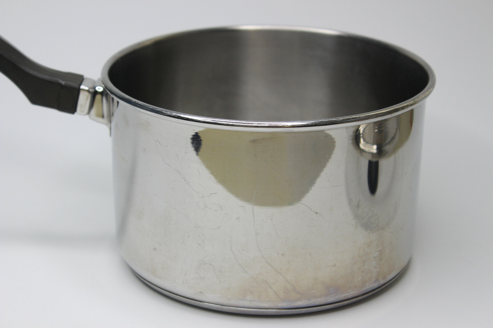 Farberware 2 QT /1.9L 18/10 Stainless Steel Sauce Pan Glass Lid Impact Bonded