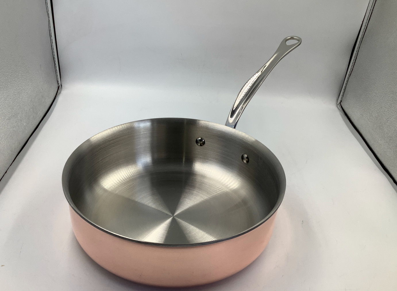 Mauviel M’6S 6-Ply Polished Copper & Stainless Steel Saute Pan. 3.2-qt