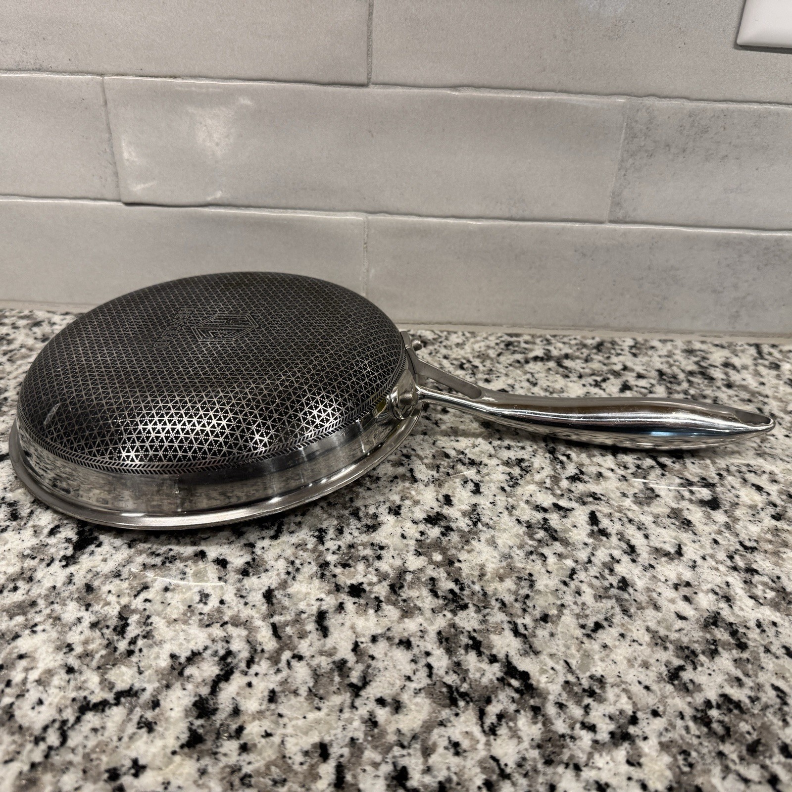 HexClad Hybrid Frying Pan Stainless Nonstick Skillet 8” Kitchen Chef Cook No Lid