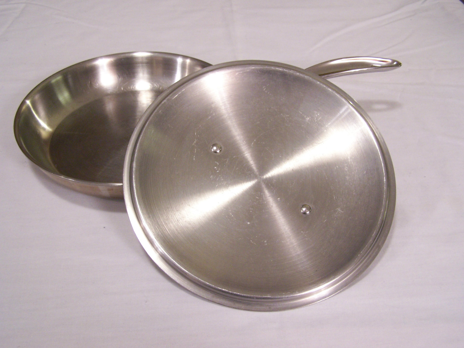 Member’s Mark Tri-Ply Stainless Steel 9.5” Fry Pan with Lid 2000 Series