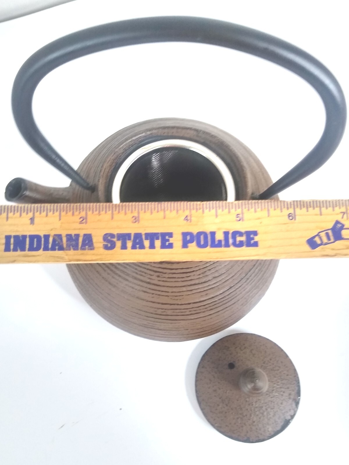 Cast Iron Brown Round Ridged Ceramic Coated Teapot Metal Mesh Strainer Lid