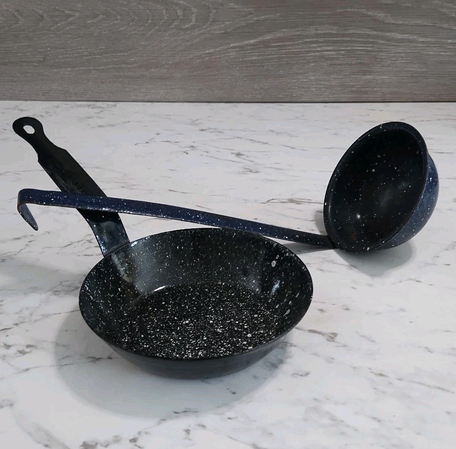 Vintage Black Speckled Enamelware Magefesa 10″ Fry Pan & Blue Speckled Dipper