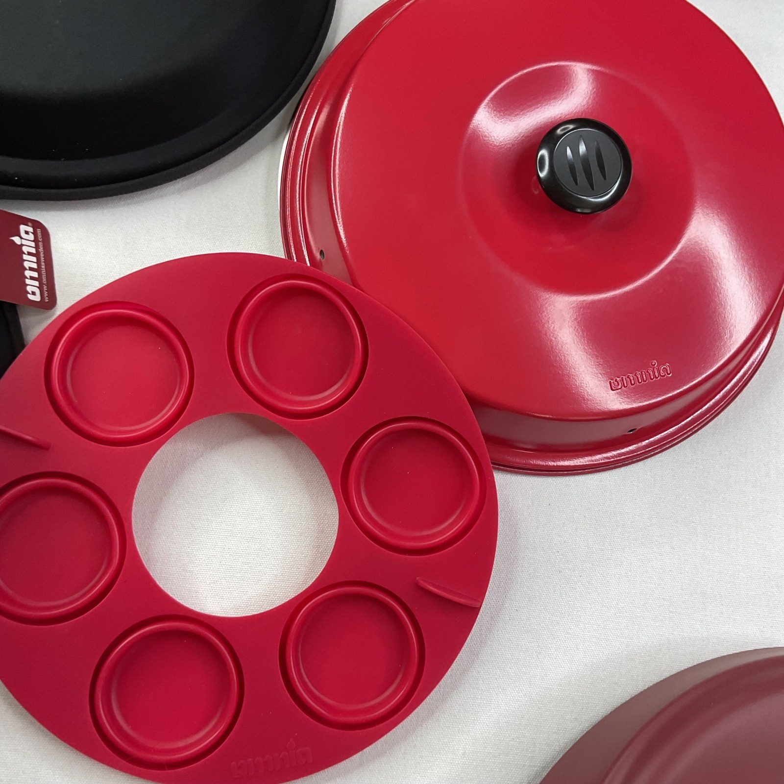 Omnia Sweden Stovetop Oven Kit with Ceramic Pan Silicone Molds and Case camping