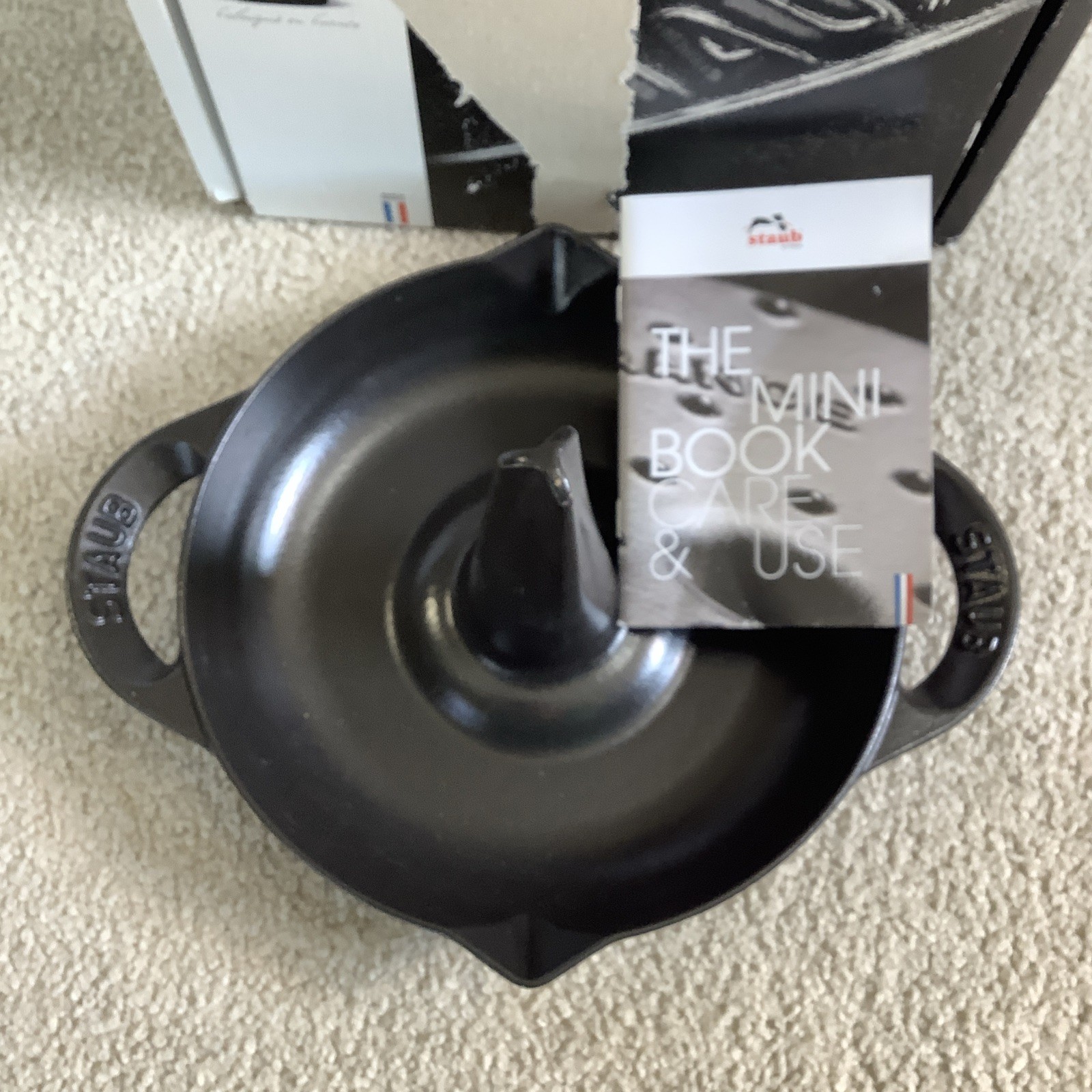 Staub Cast Iron 9.5-inch Vertical Chicken Roaster Matte Black New In Box STSPE10