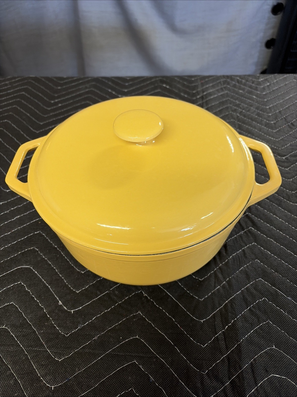 Country Cottage by Ultrex 10” Yellow Cast Iron/Porcelain Dutch Oven Lid w/Trivet