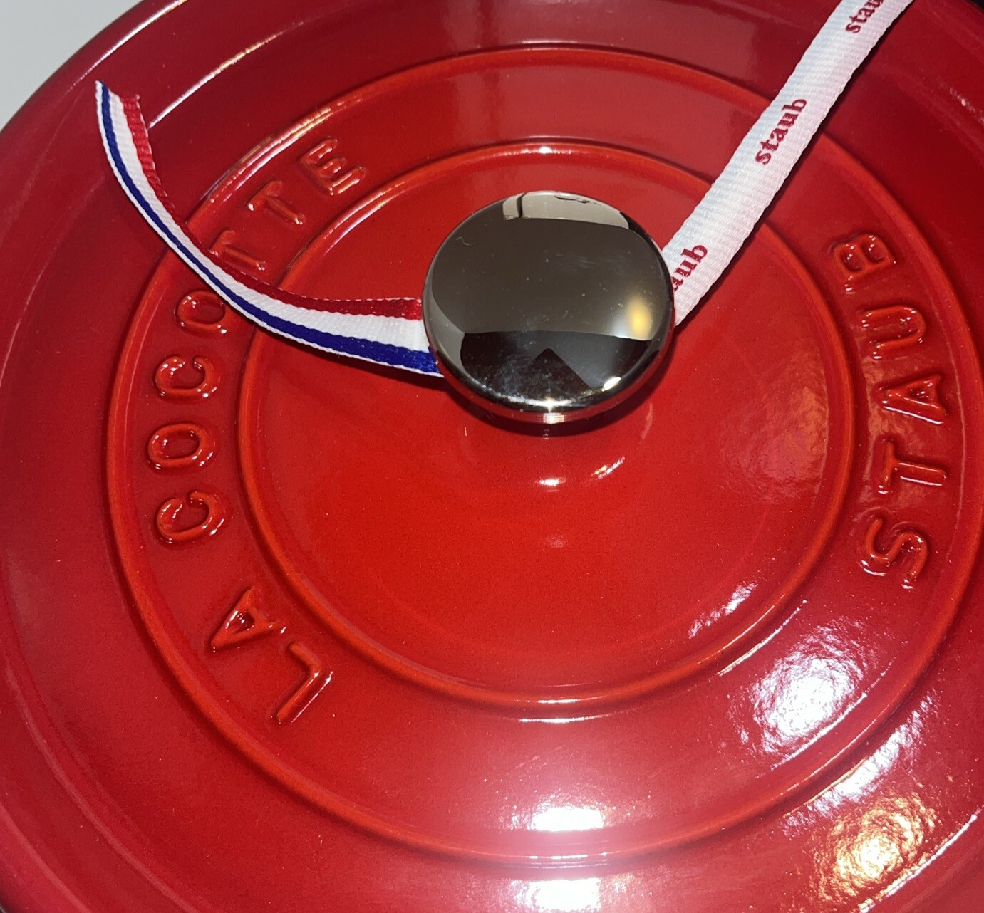 Staub Cast Iron 4-qt Round Cocotte #24 Red 9/3.8