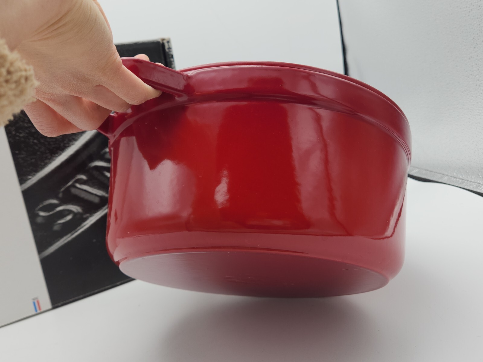 New/Open Box – Staub Cocotte Ronde Cherry 4 QT 24cm 3.8L Round Dutch Oven Dish