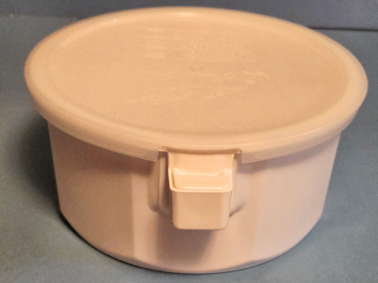 Princess House Nouveau White Ceramic Rd 1 Quart Saucepan w/ Glass & Plastic Lids