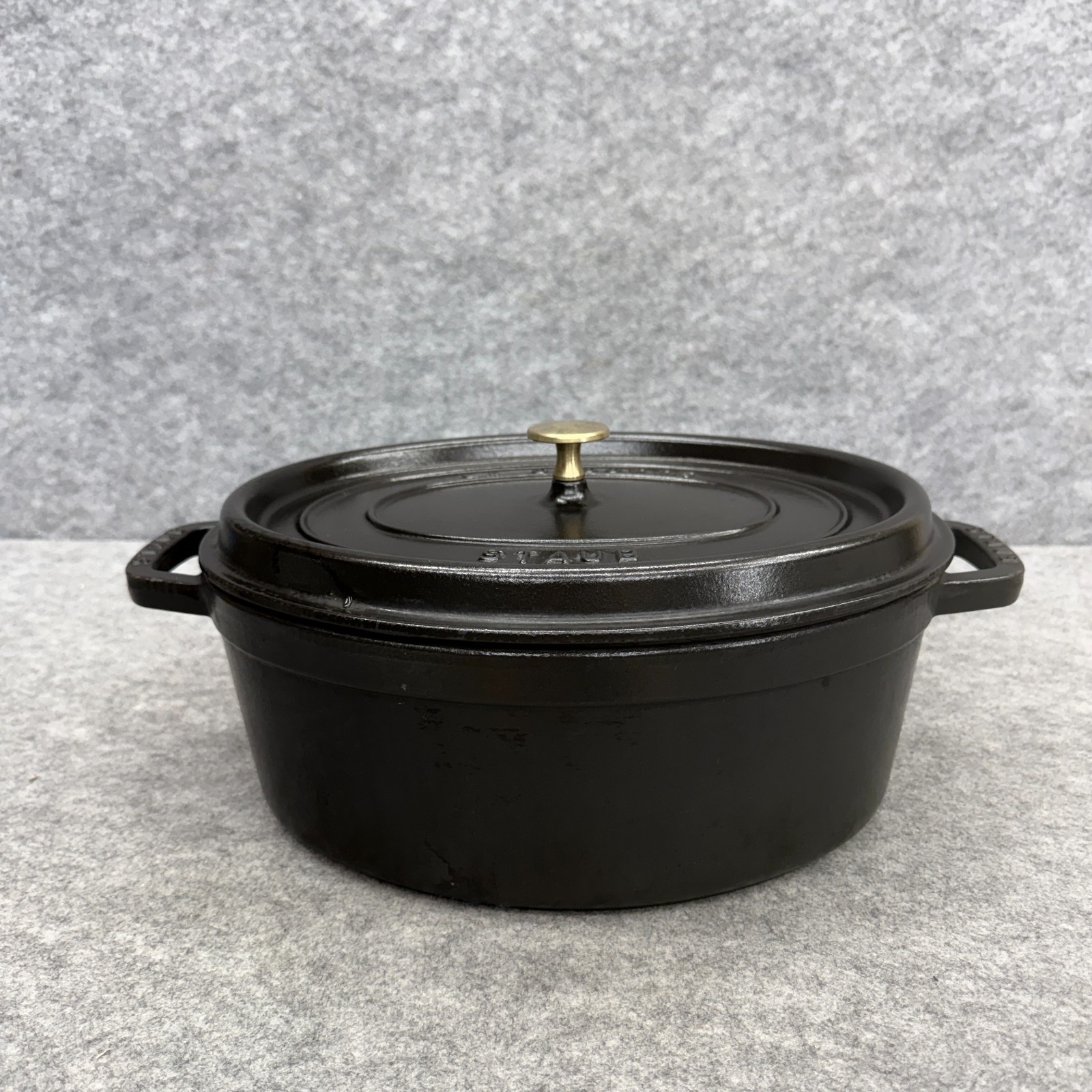 Staub Matte Black Enameled Cast Iron 7 Qt Oval Dutch Oven La Cocotte #33 France