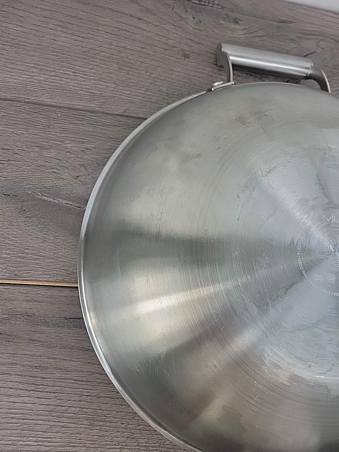 MIU – Wok 13in Tri-Ply Clad Stainless Steel w/ Lid & Spatula | Used