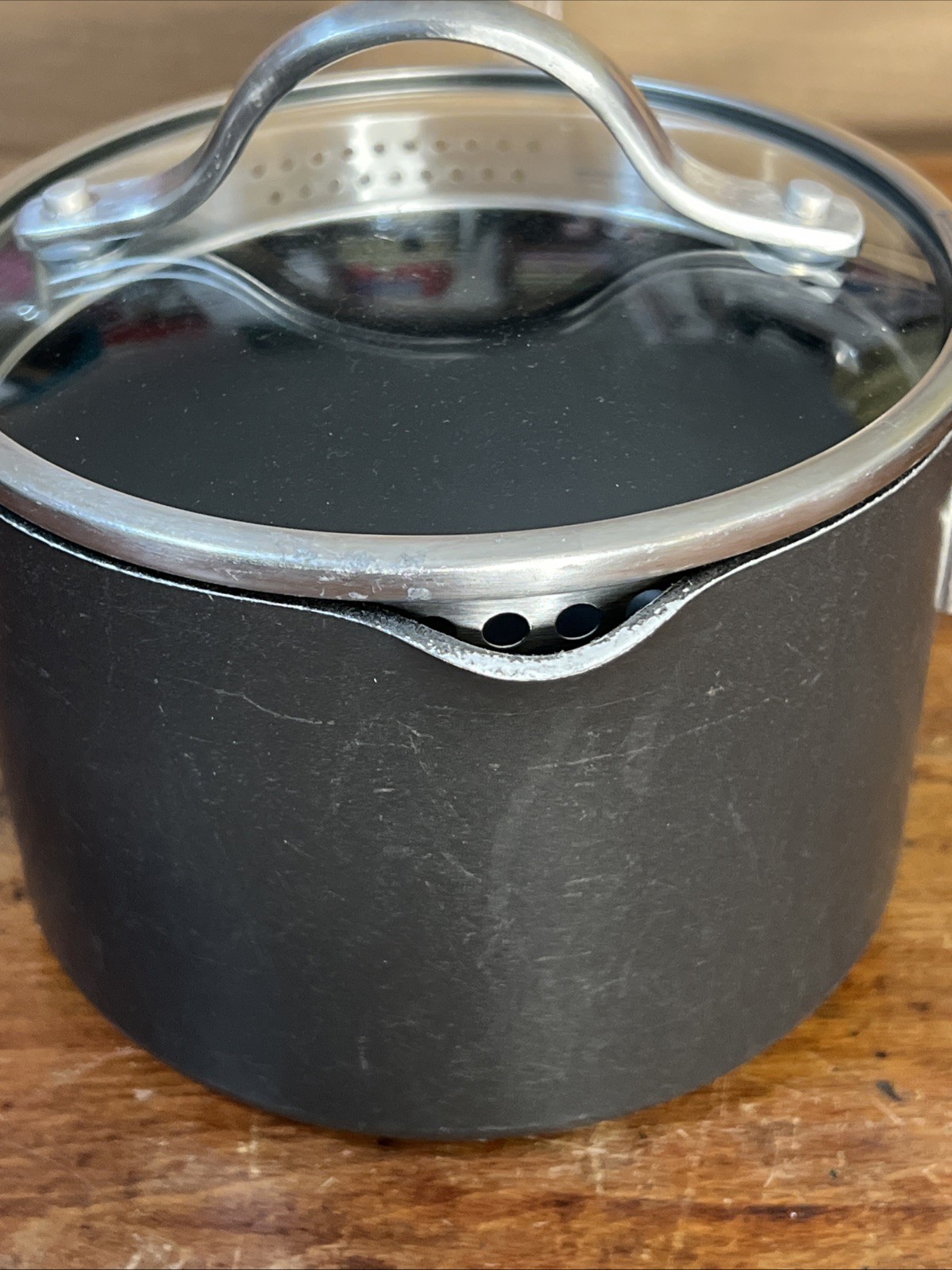 Kirkland Signature Professional Sauce Pan 2 Qt 1.8 L Hard Anodized NonStick+Lid