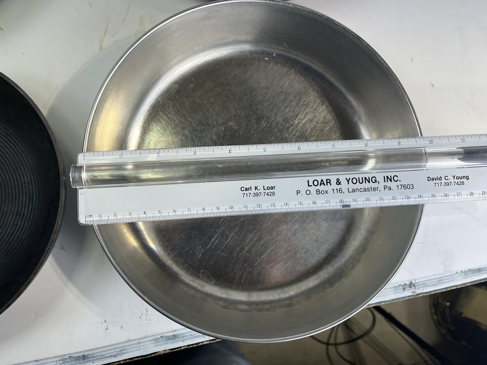 Four Piece Frying Pans Plus Screen Lid See Pics For Sizes Y B
