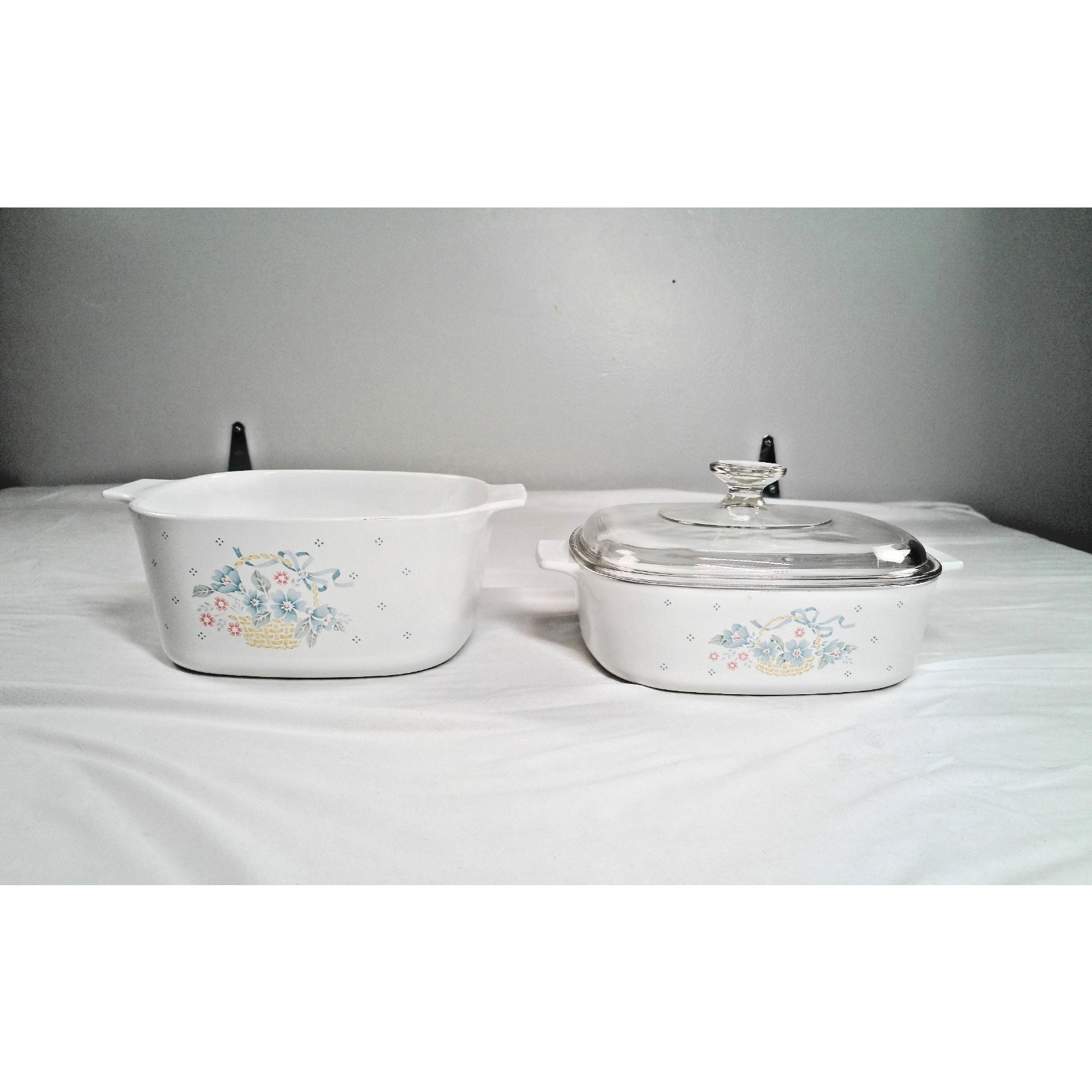 Corning Ware Blue Floral Basket 2L & 3L Casserole Dishes w 1 Lid Vintage Set