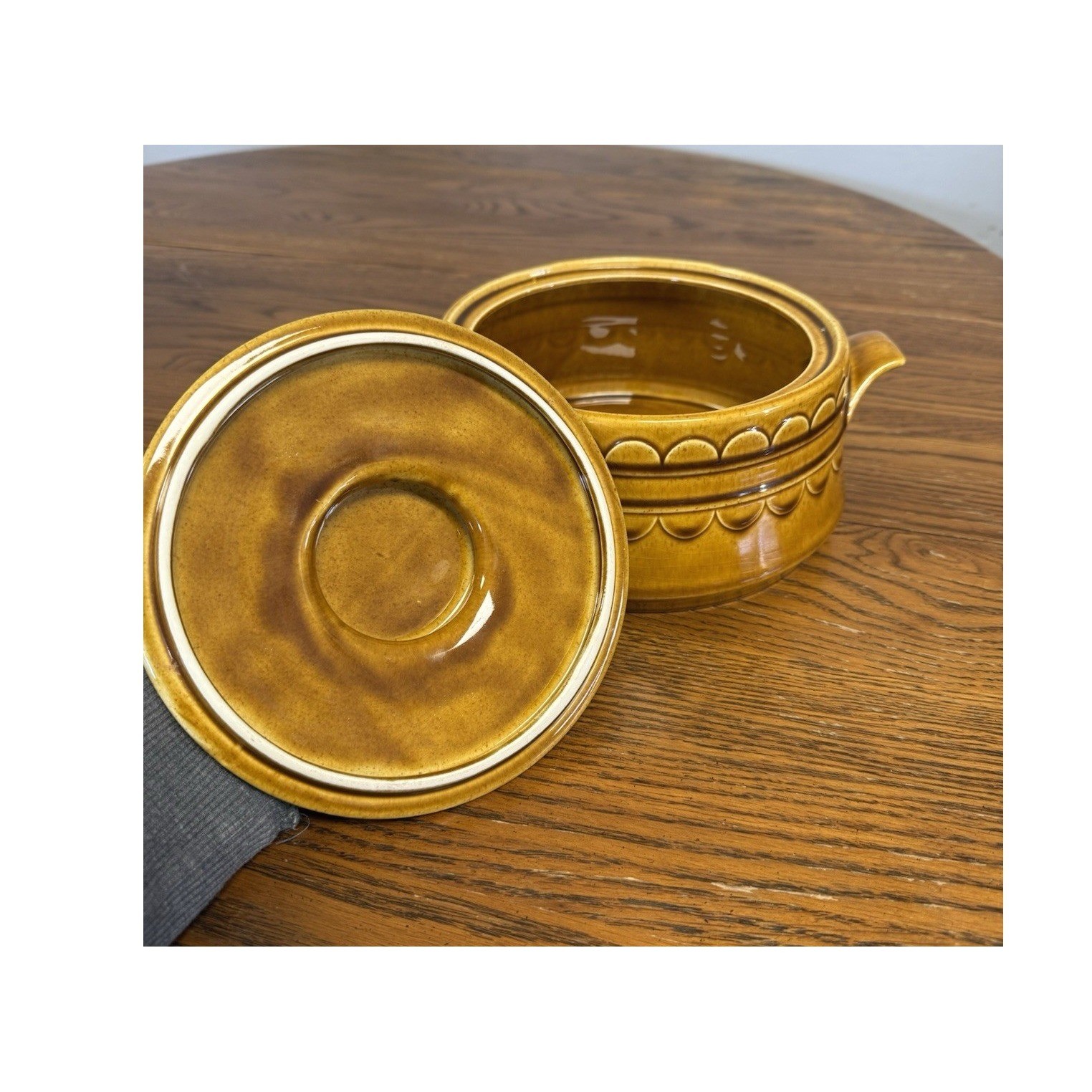 Vintage Homer Laughlin Sheffield Granada Casserole Harvest Gold w/Lid 70’s
