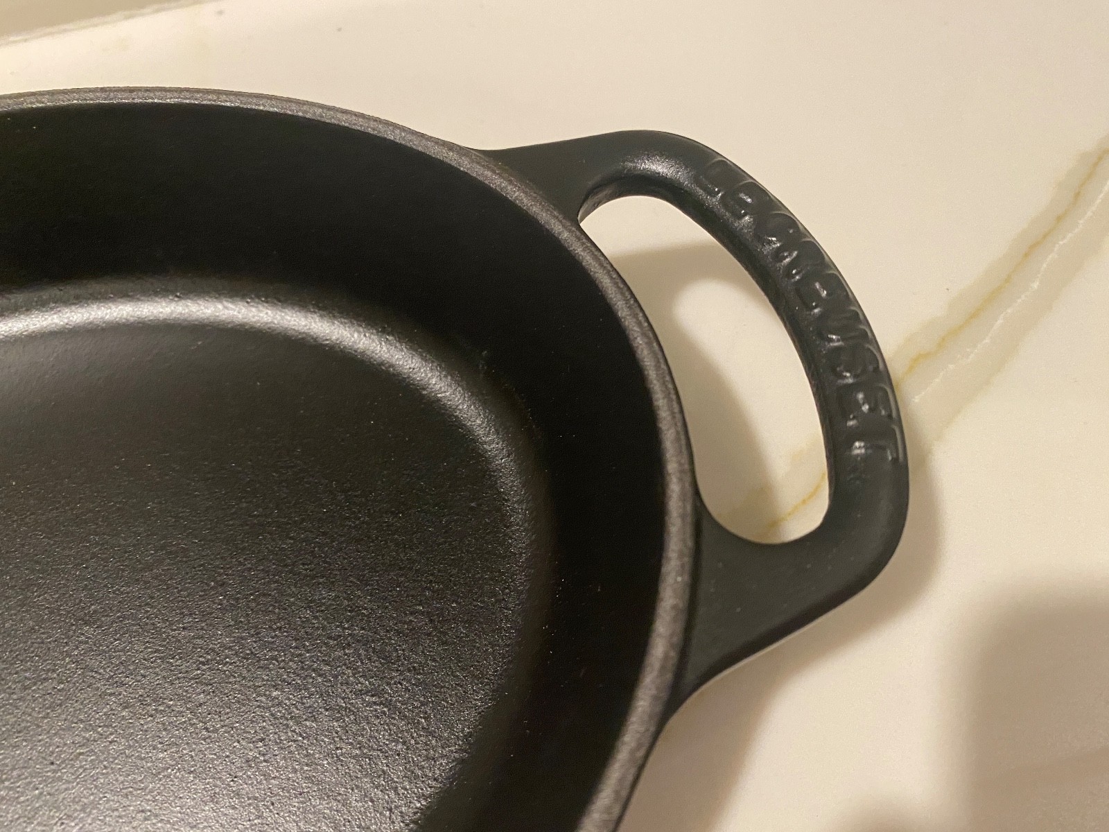 LE CREUSET 1 QUART SIGNATURE OVAL BAKER MATT BLACK/LICORICE/NOIR MAT NEW/BOX
