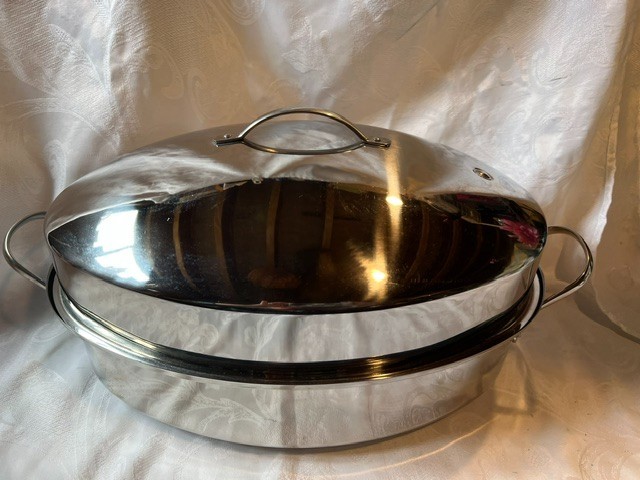 Gourmet Buffet Stainless Steel Ex.Large Oval Roaster with steamer rack