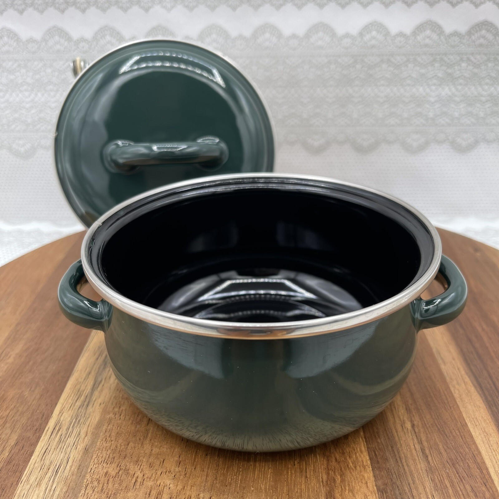 Megaware Green Enamelware Cooking Pot .5 qt w/Lid made in Spain Forest green