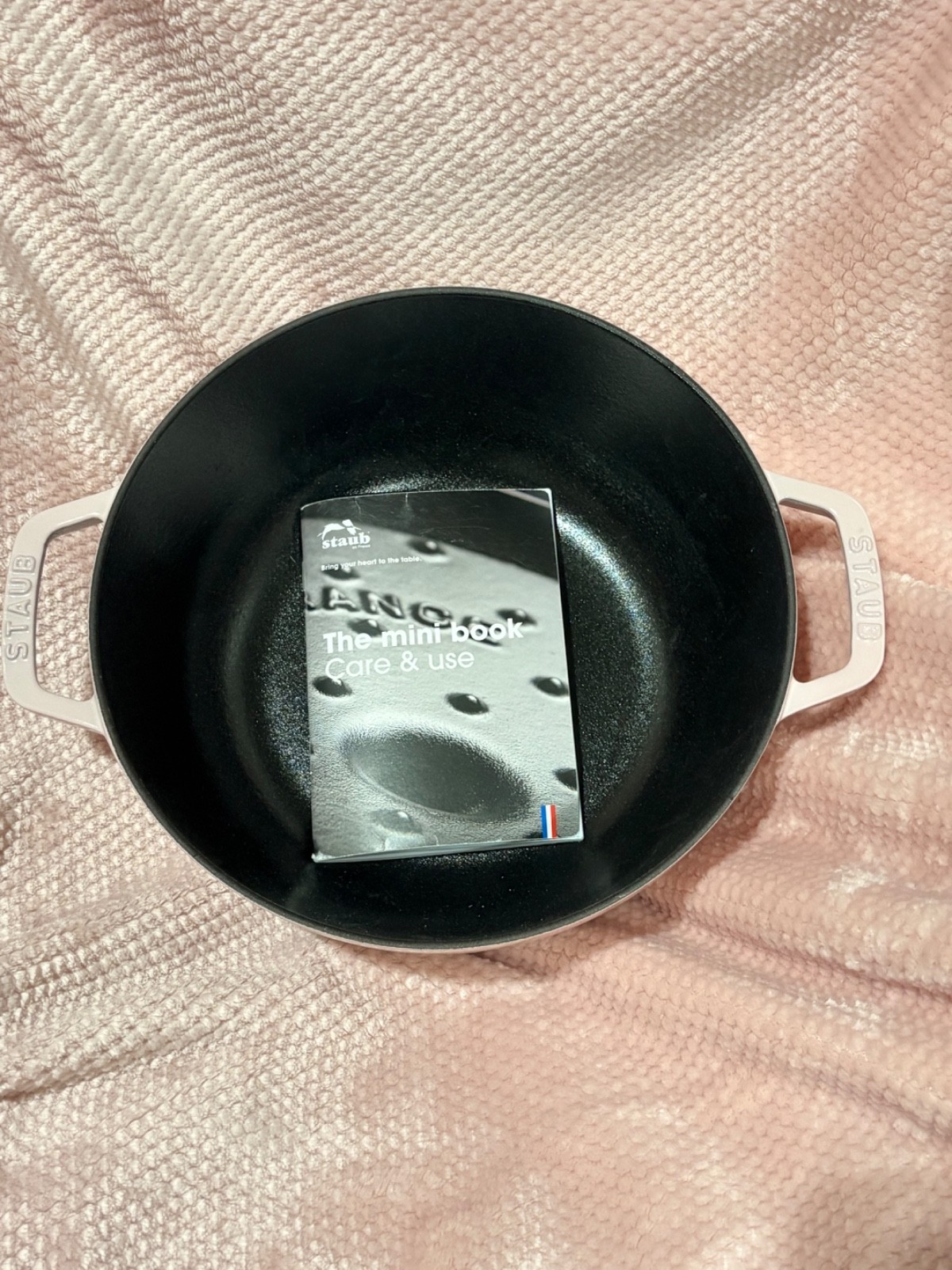 Authentic STAUB x Hello Kitty Limited Edition Sorbet Rose Pink Cast Iron Pot