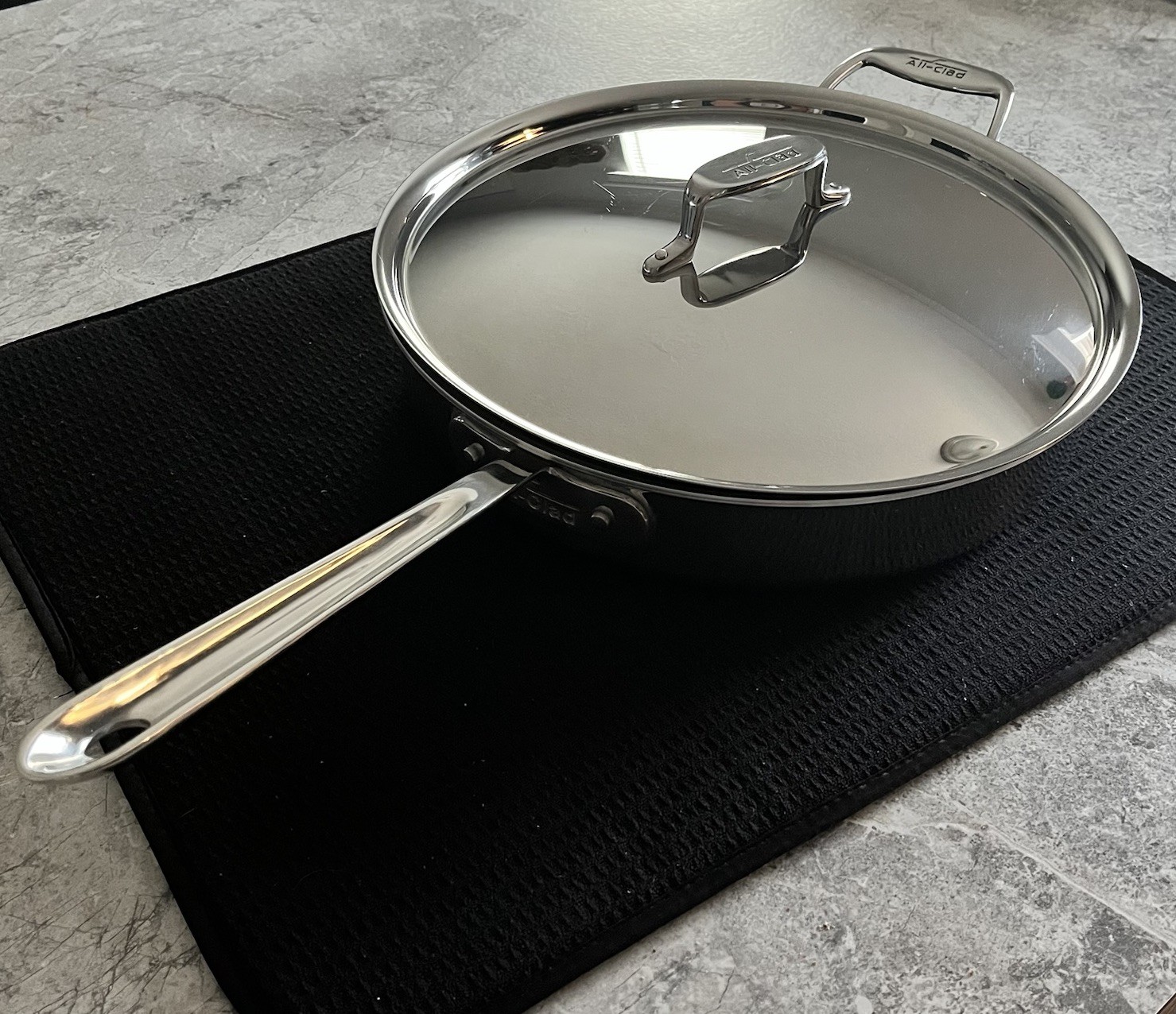 All-Clad D5 Stainless Steel 13.5″ 6-Qt Saute Pan with Lid