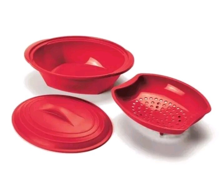 Norpro ~ Microwave Or Oven Safe Silicone Steamer w/ Insert ~ 32oz Capacity ~ Red