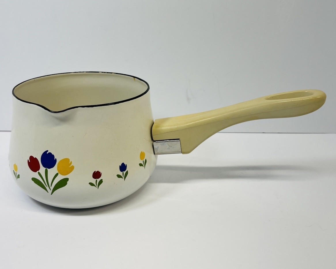 Vintage 1985 Tulip Tyme Enamel Cooking pot W/Pour Spout See Photos