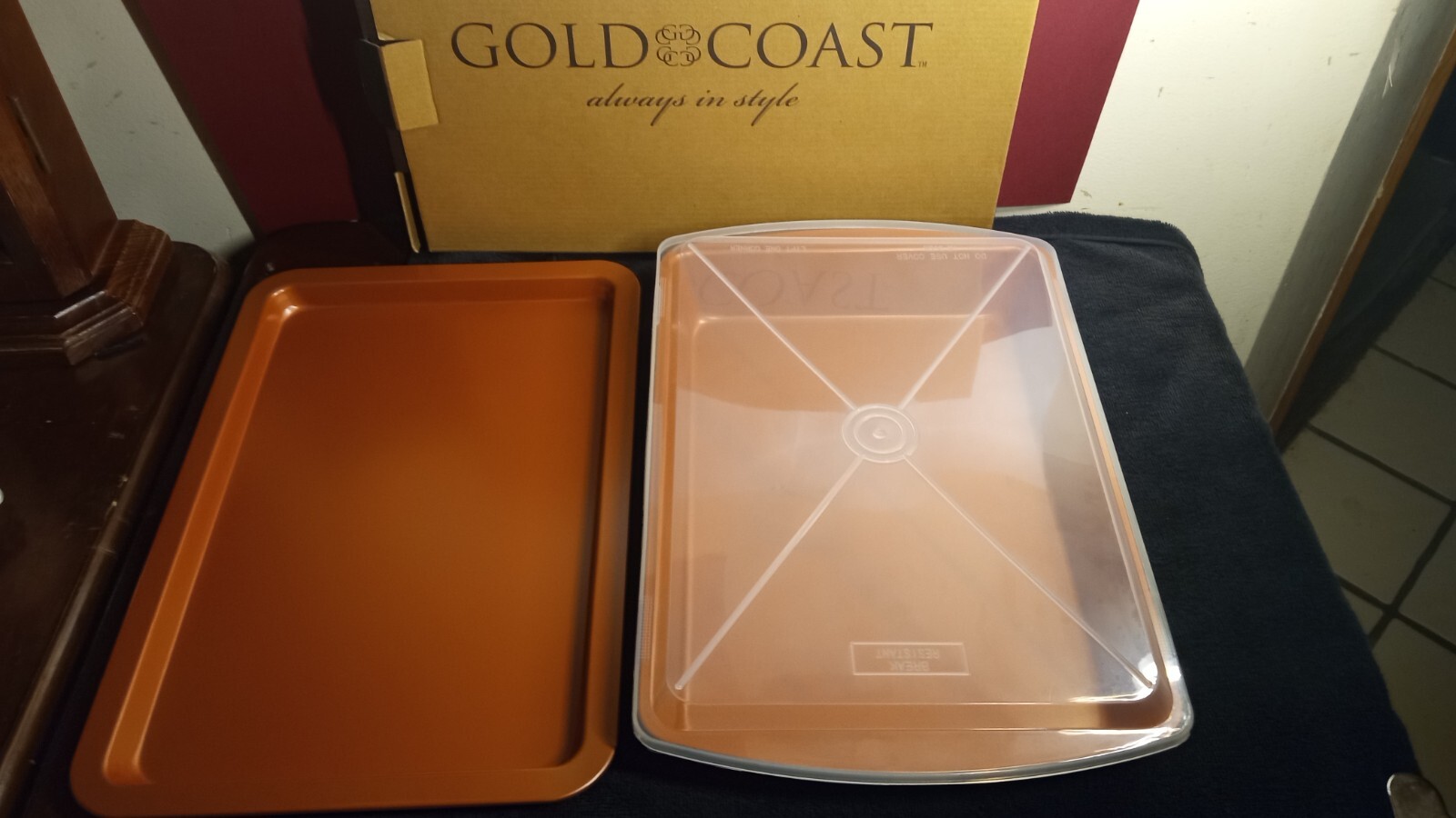 Gold Coast Non-Stick 2 Pc. Baking Set w/Plastic Cover. Copper