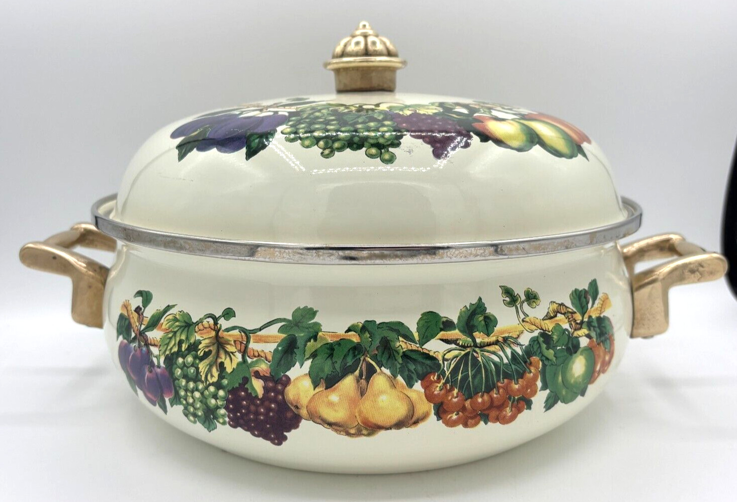 Tabletops Kensington Garden Vitroceramic Pot 3 Qt Pot w/ Brass Knob Lid Handles