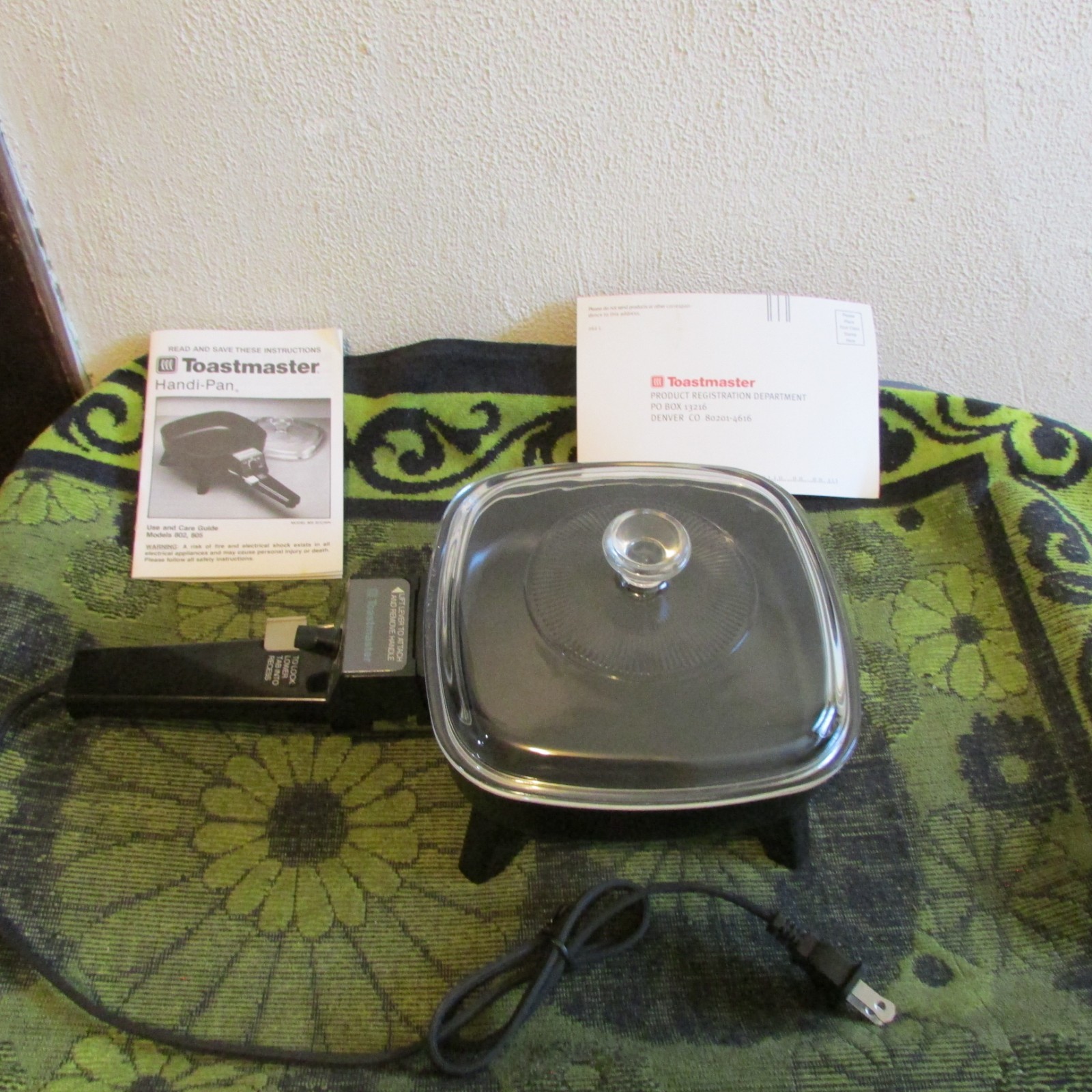 * Clean Toastmaster Handi-Pan. Personal Size Fry Pan for Kitchen, Dorm, Man Cave