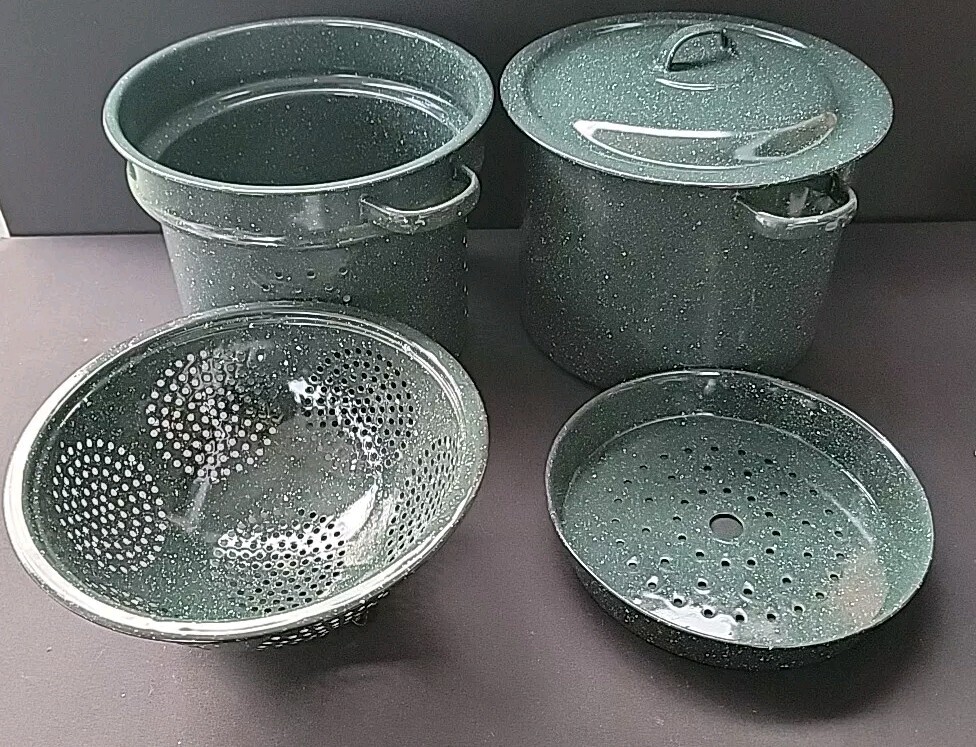 Green Enamelware MCM Speckled Stockpot Cookware with Lid 5 Pc (distressed) rare