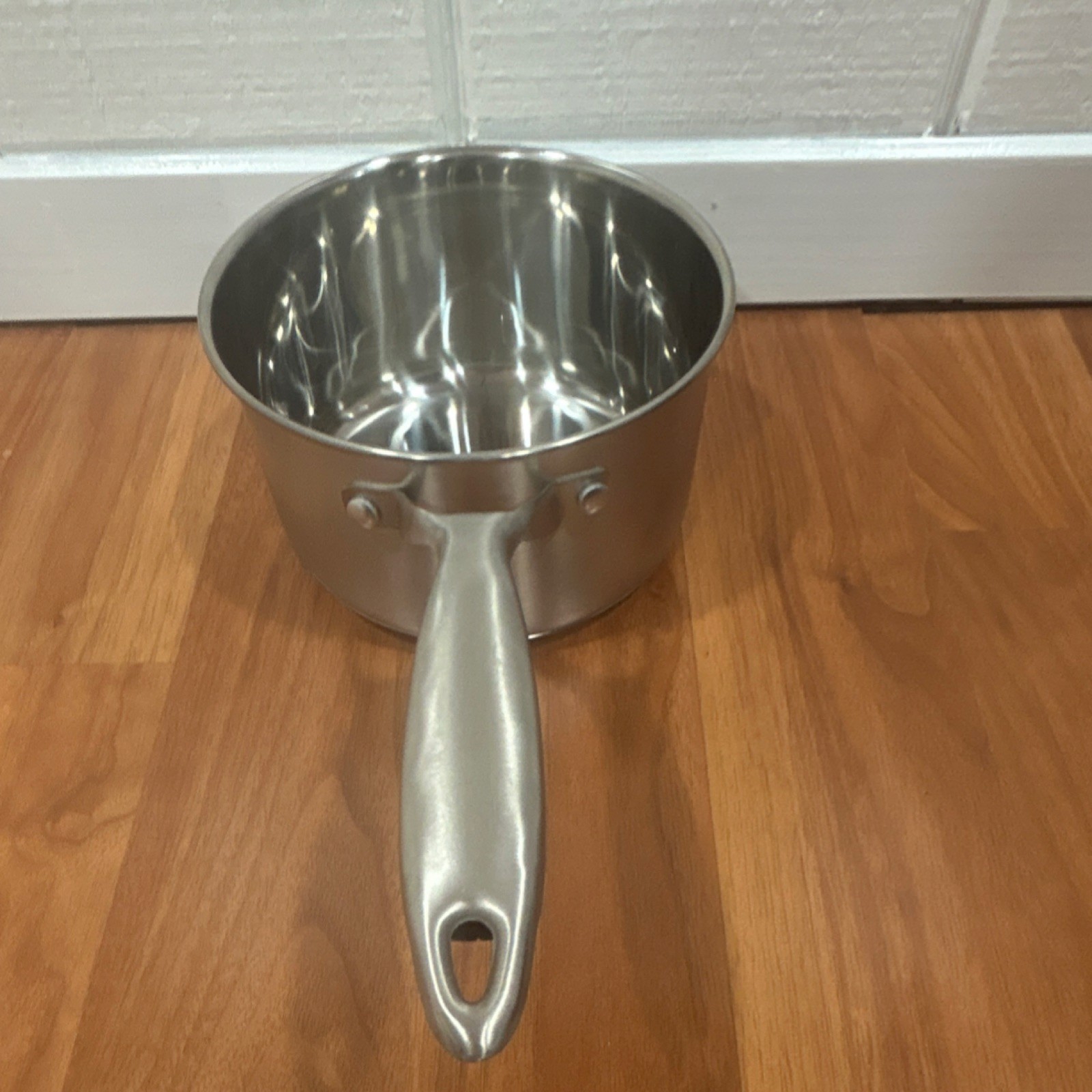 Sedona Kitchen Stainless Steel Silver Round Saucepan Long Handle RQ1 One-Piece