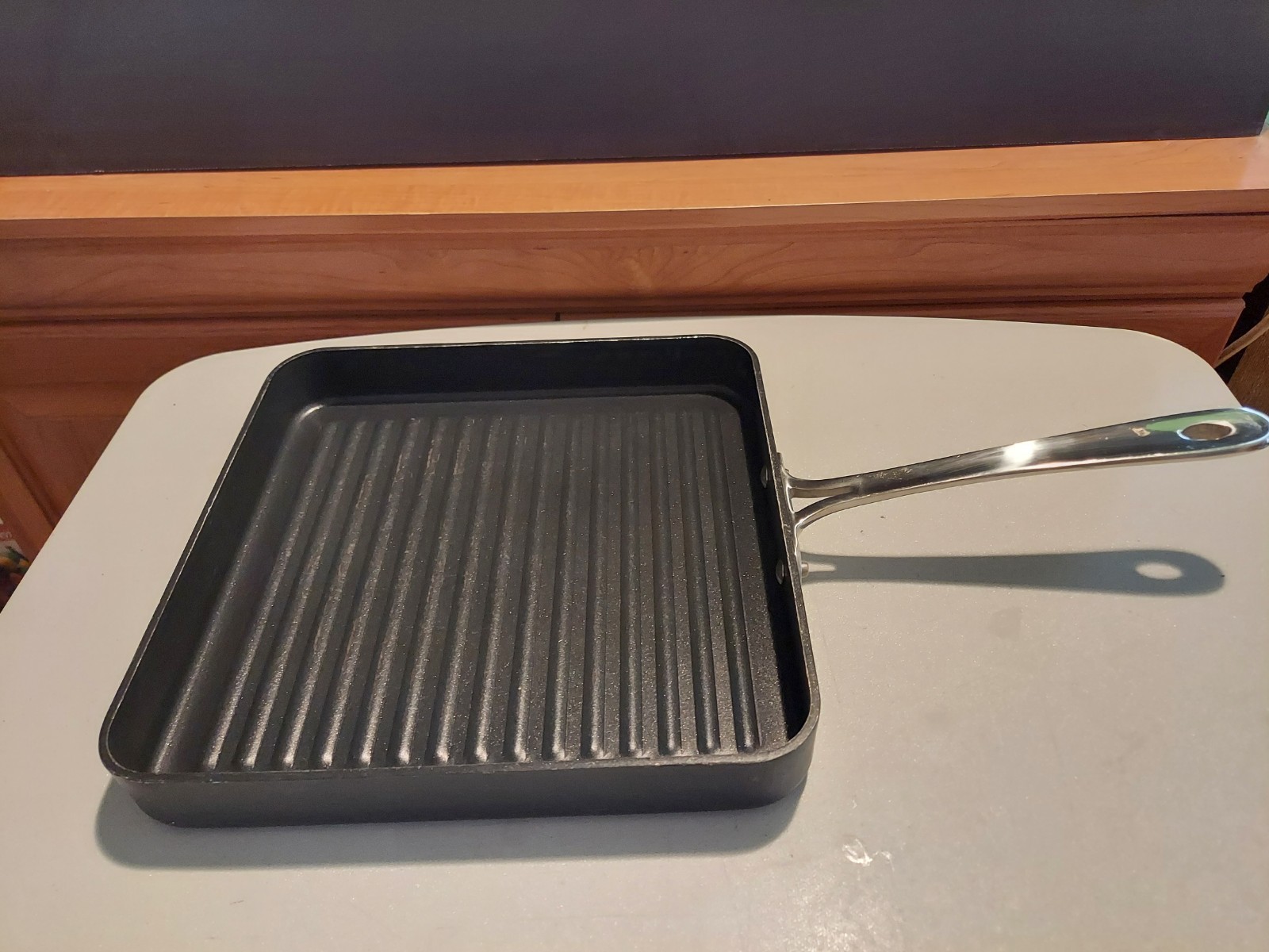 ￼All-Clad Nonstick Griddle 11×11 Inch Oven Broiler Safe 500F