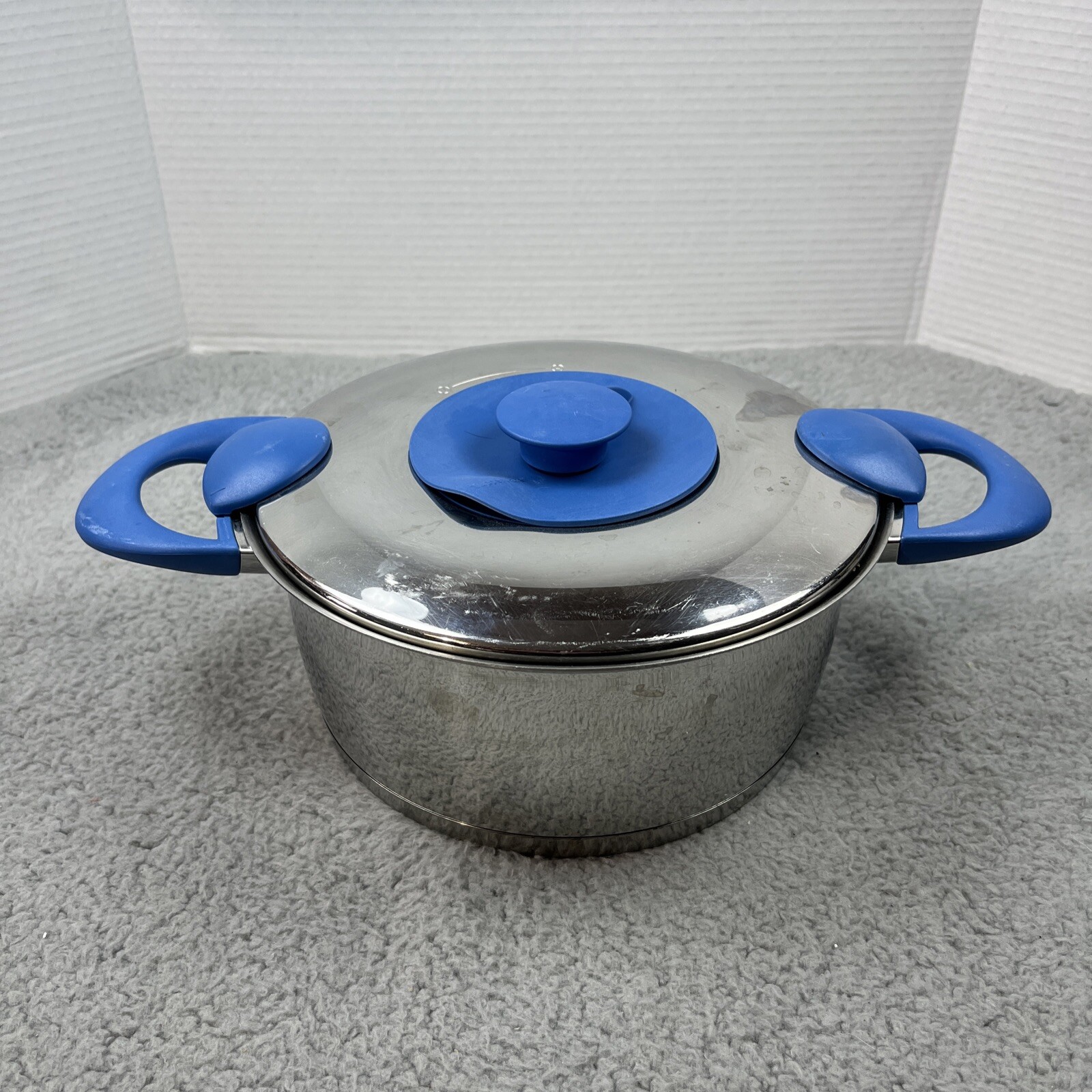 Tupperware Vitalic Series 3.2 Qt Pot AND Lid Blue Handles Tupperchef France 3L