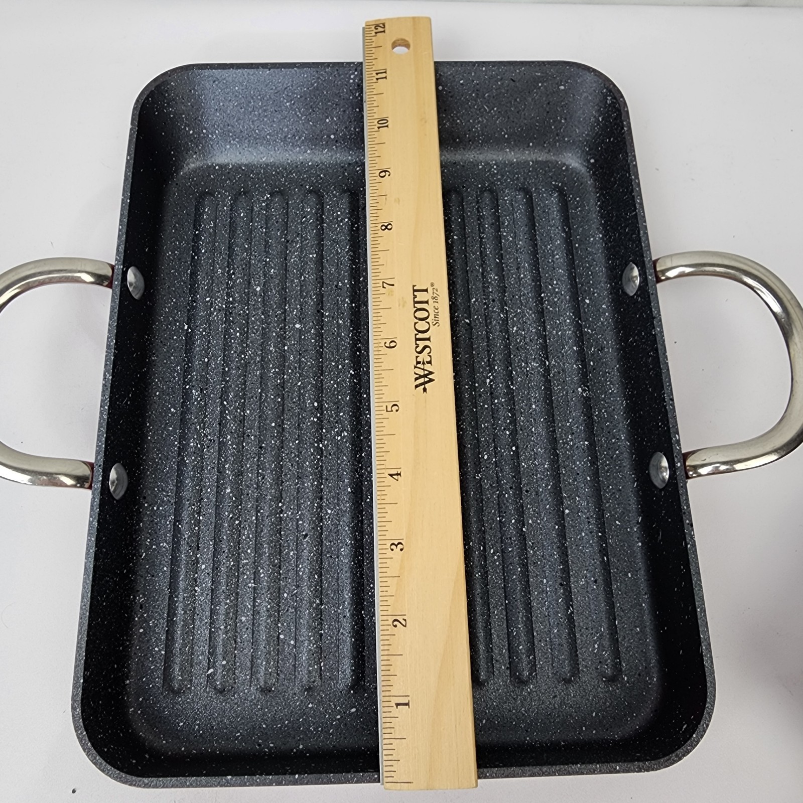 Curtis Stone Griddle Pans Smooth & Ridged (2) Silicon Handle Covers W/Lid 11 x 8