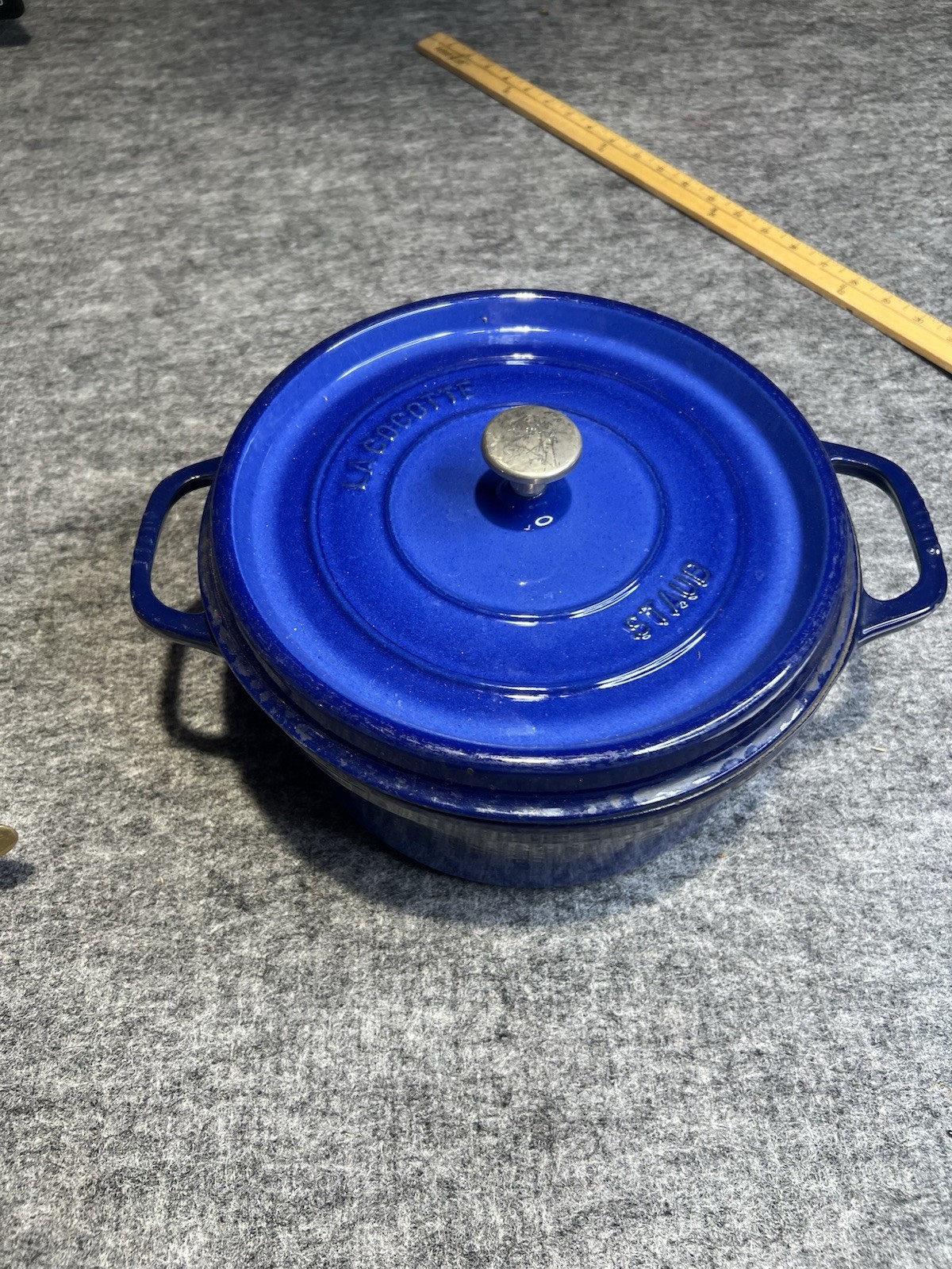 Staub La Cocotte Dutch Oven 26 Made In France 10.25″ blue Grenadine Round 5.5 QT