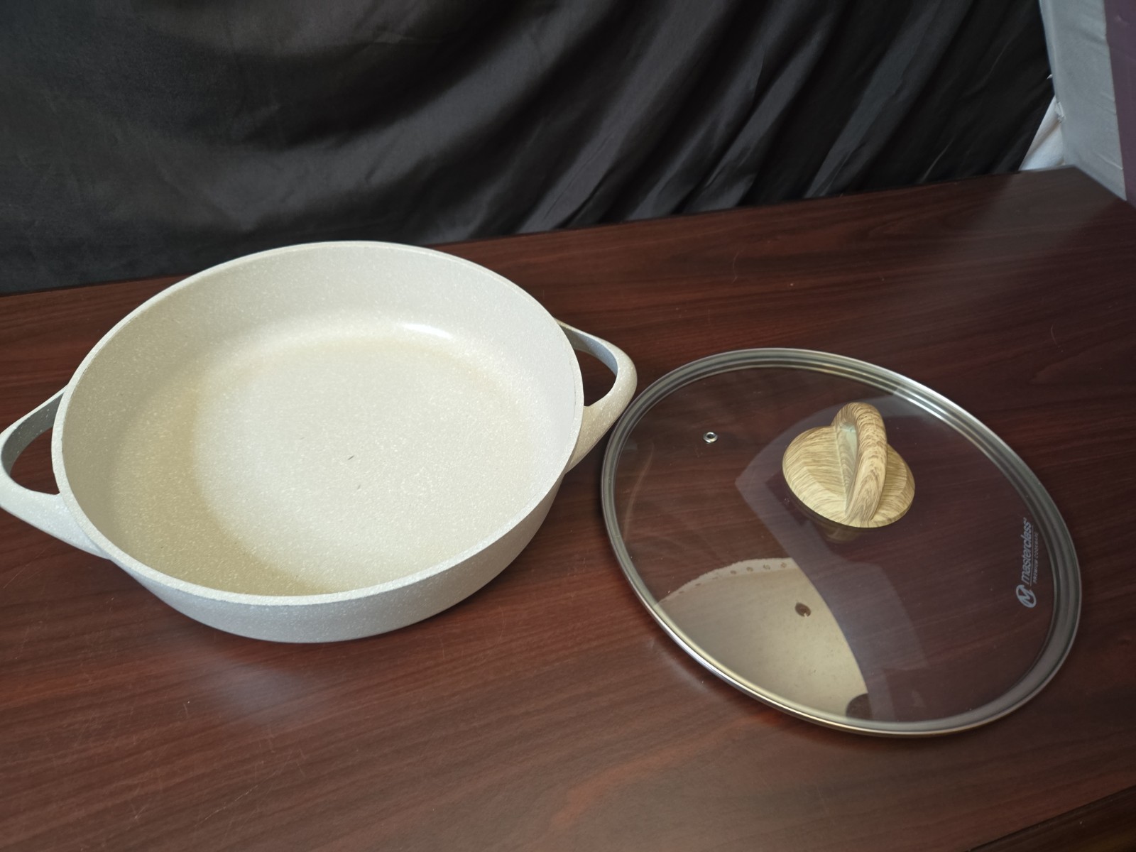Masterclass Casserole Pot 11” With Glass Vented Lid, Premium Pan Cookware Ivory