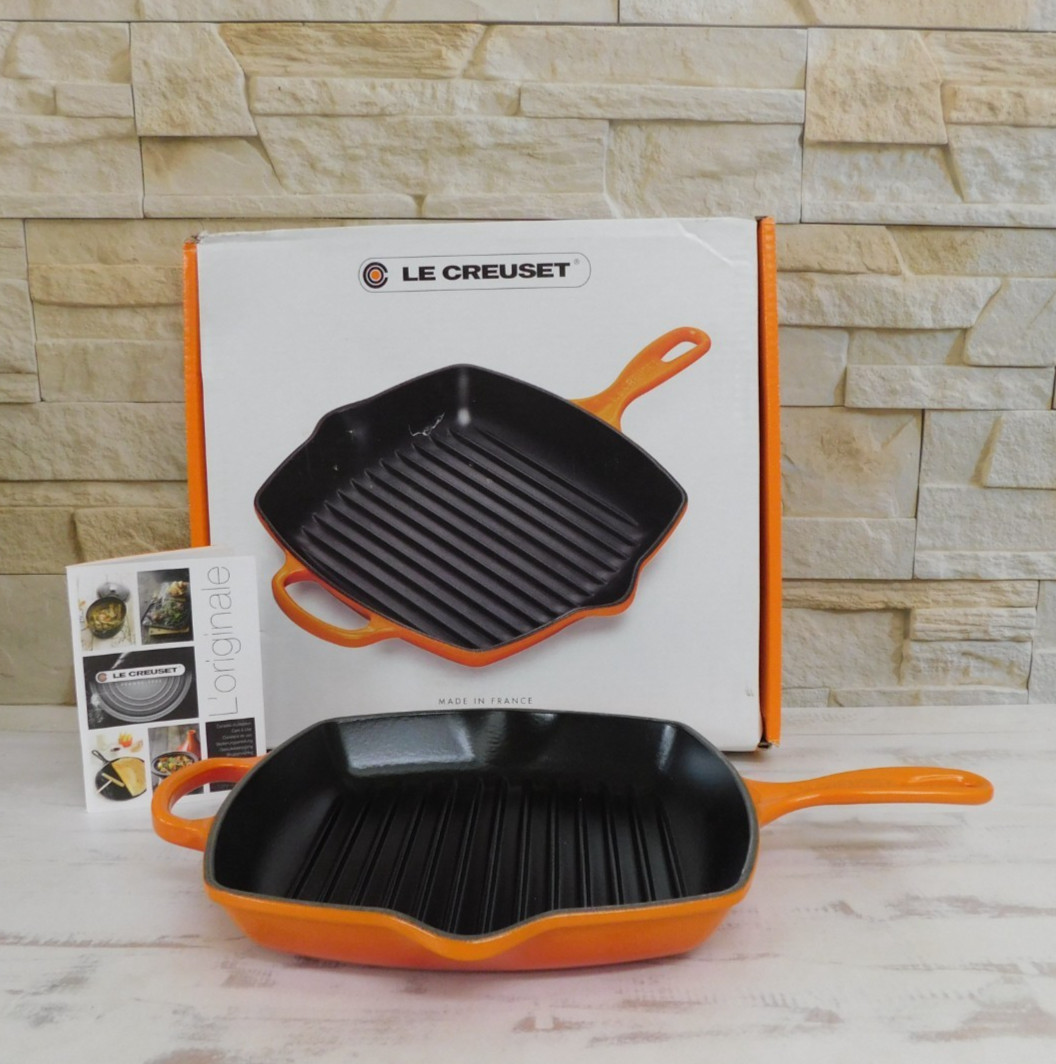 Le Creuset Signature Cast Iron 10.25 Inch Square Skillet Grill, Flame NEW