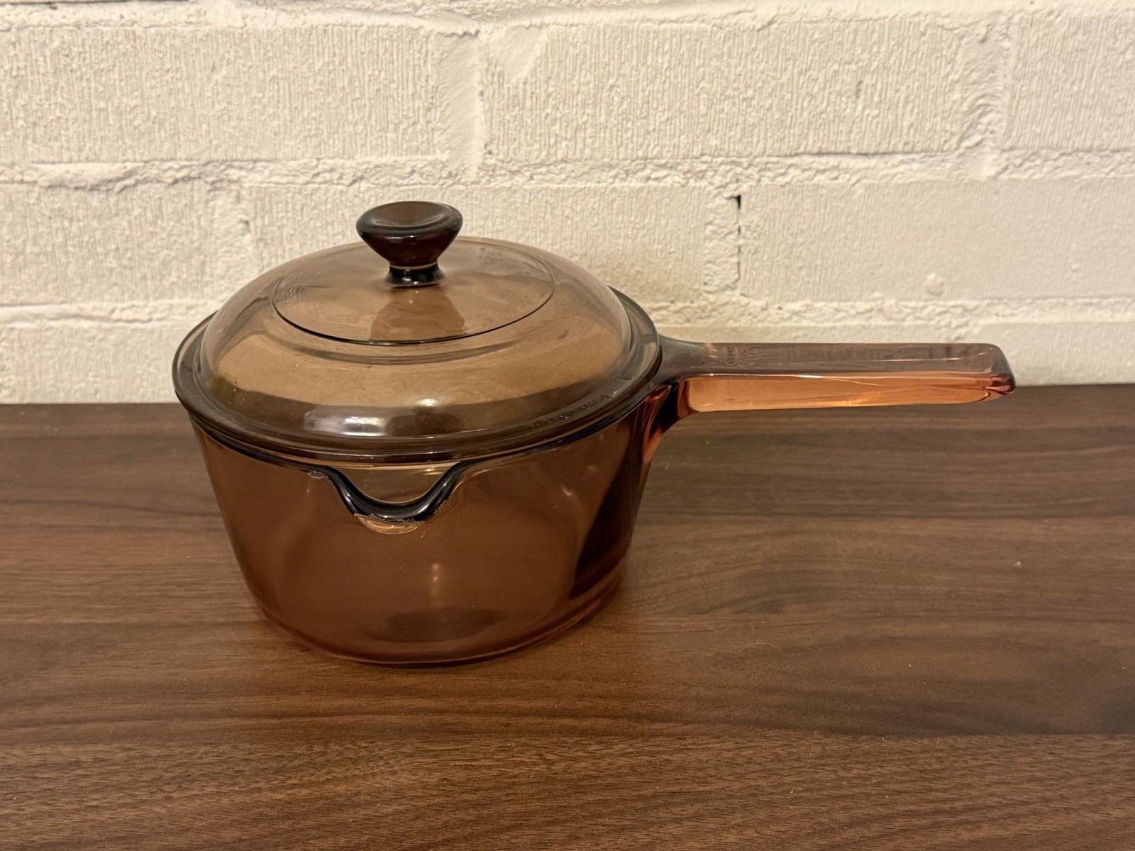 Pyrex Vision Corning Ware USA 1L Amber Glass Sauce Pan Pot with Pour Spout & Lid