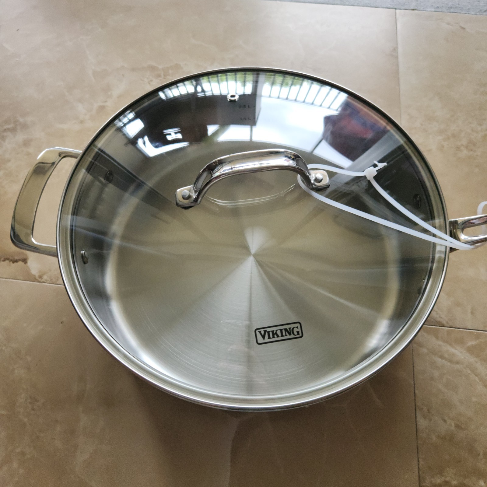 Viking 3-Ply 18/8 Stainless Steel Saute Pan Glass Lid- 5.25 Qt/4.9 L- NWT!