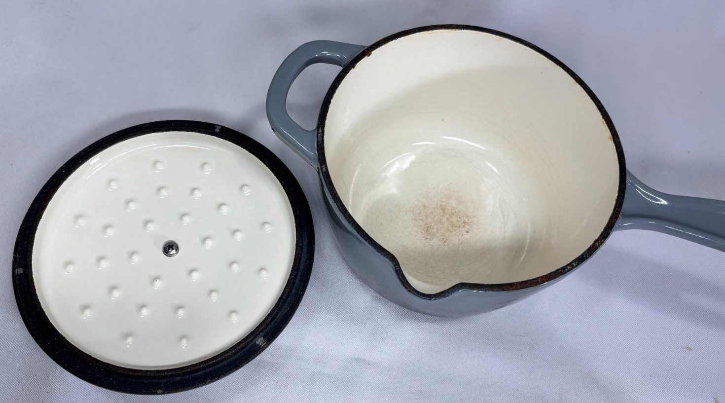 CROFTON 1.75 Quart Saucepan – Cast Iron – 2 Tone Gray Enamel
