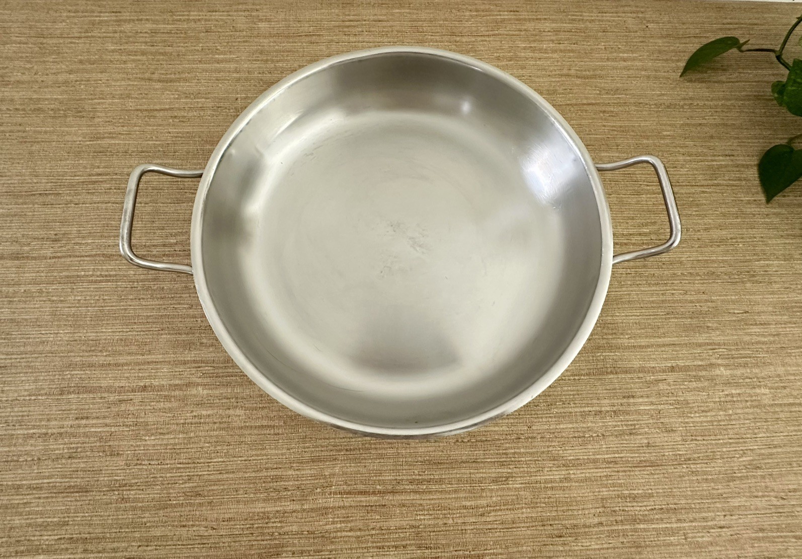 Vollrath 3157 Centurion French Omelet Pan – 4.25 Quart – Stainless Steel