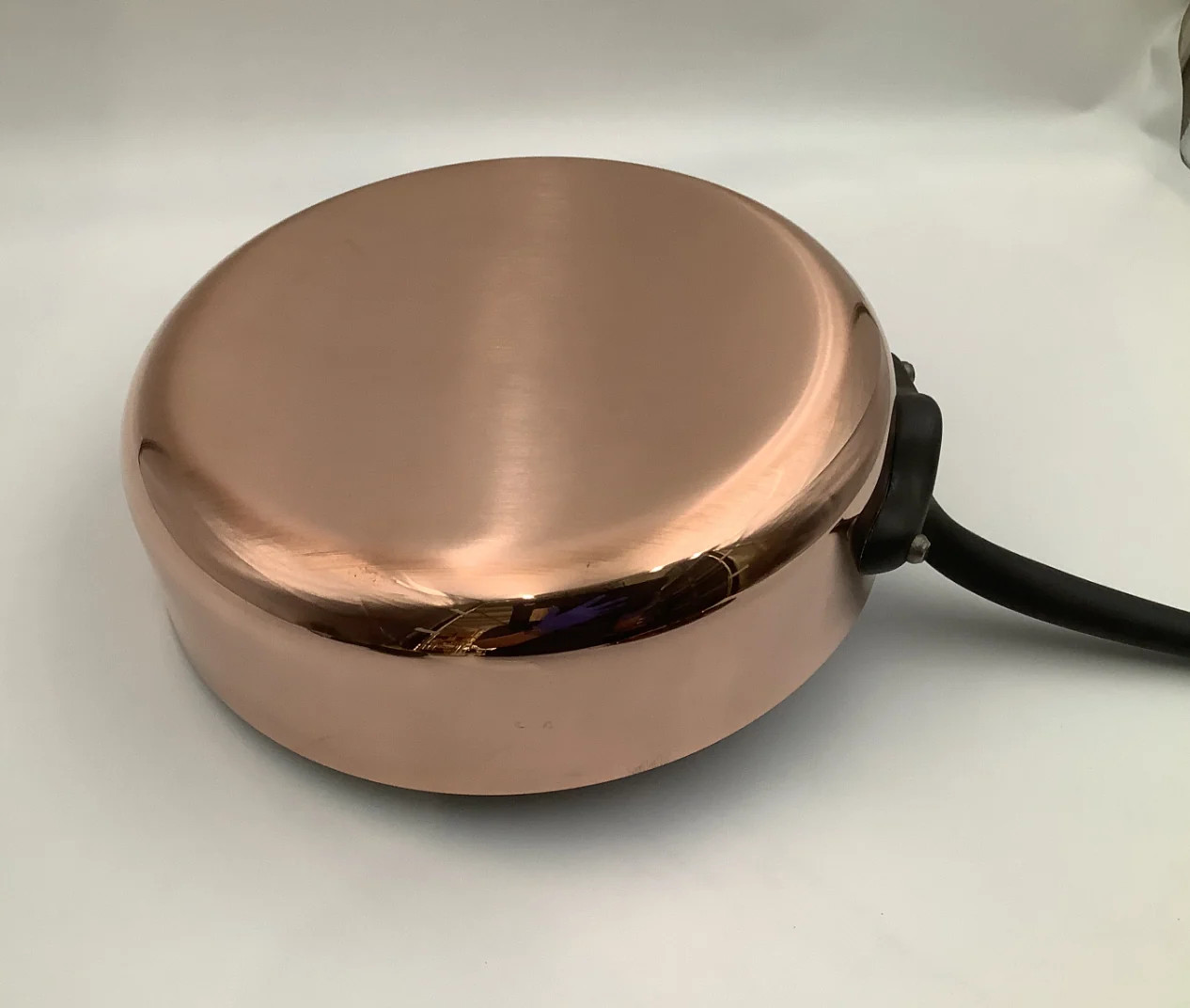 Mauviel M’Heritage 150 CI Polished Copper & Stainless Steel Saute pan. 9,45 In.