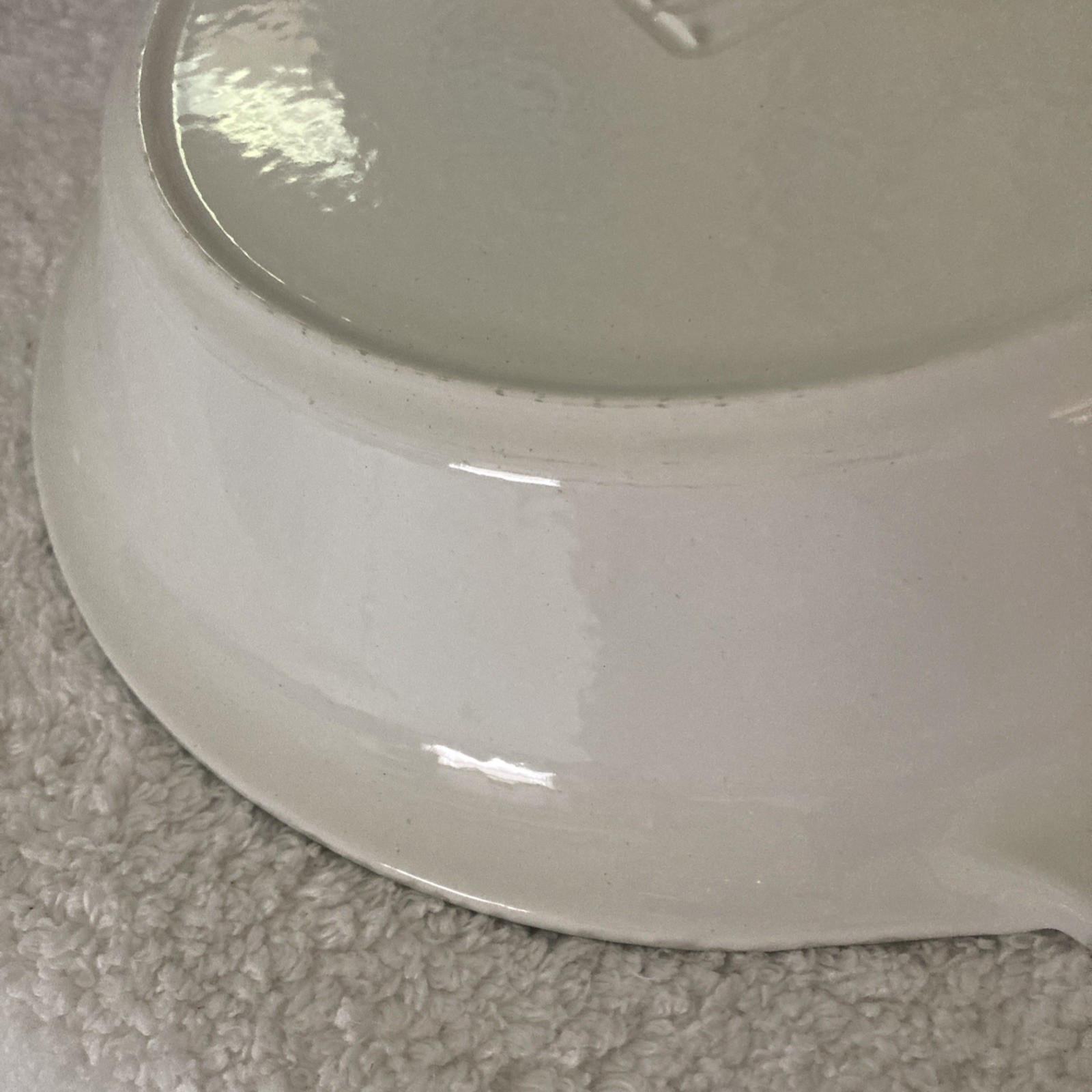 IH White Round Enameled Cast Iron Double Handled White Pie Pan