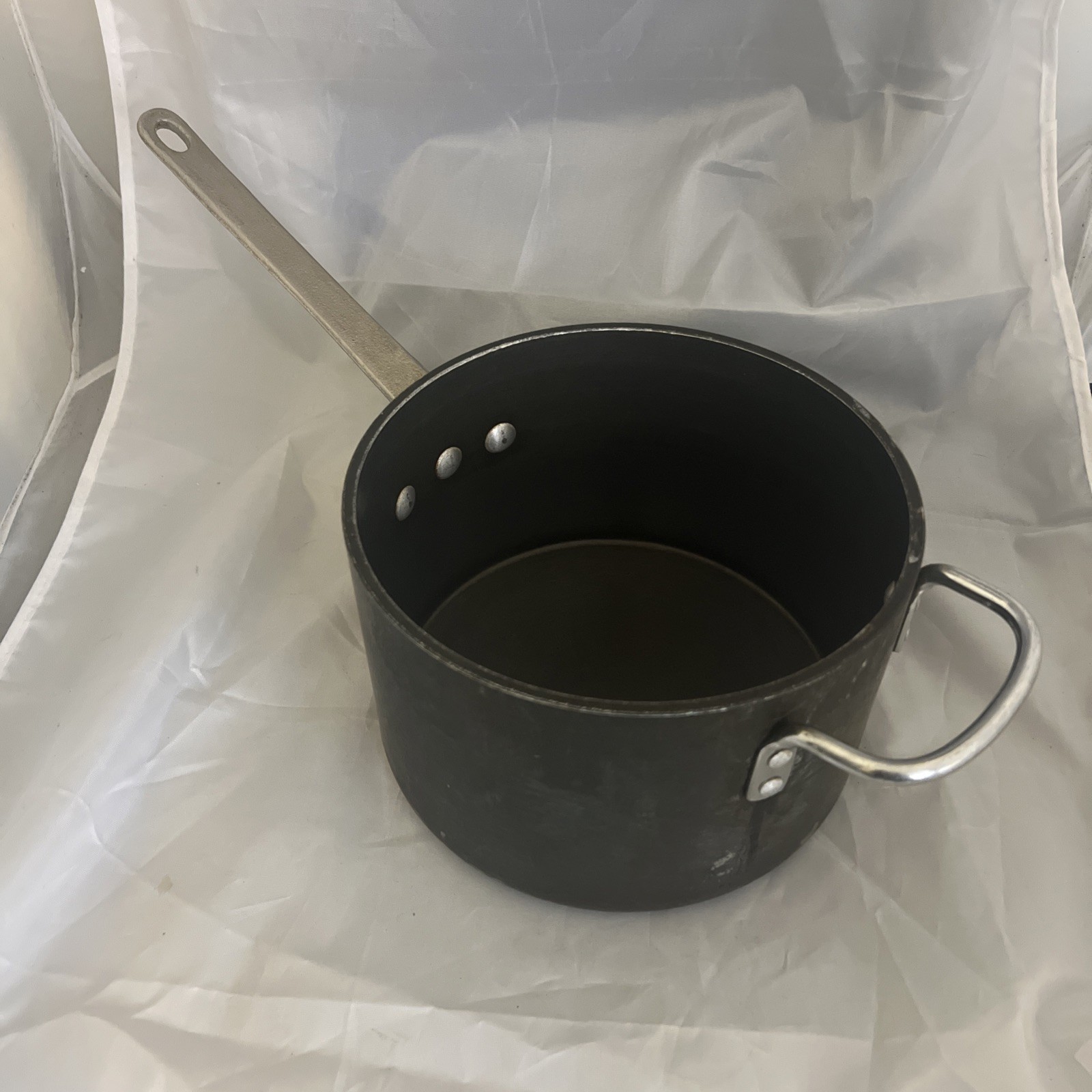 Calphalon Commercial 4 1/2-Qt Anodized Aluminum Stockpot #8704-1/2 w/o Lid