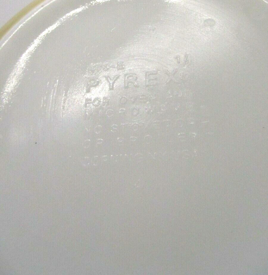 Vintage Pyrex Forest Fansies Mushroom Casserole Dish 473-B – 7.5″ L – 3.25″ H