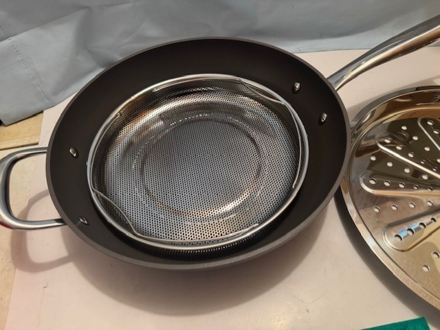 JUMBO 5 QT SAUTEING/ FRYING / STEAMER 12″ COVD PAN W/ STAINLESS STEEL INSERTS