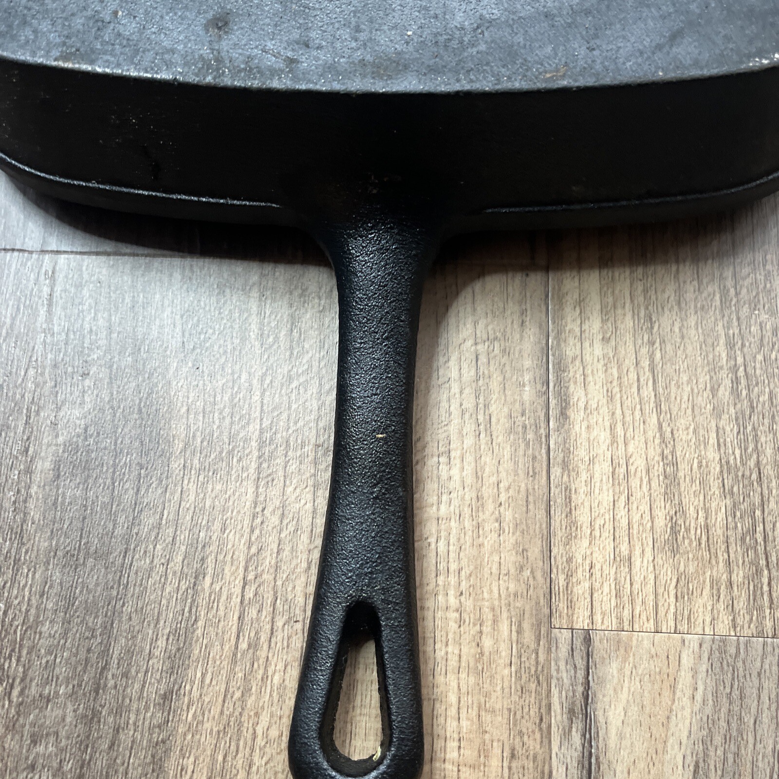 Cast Iron Griddle Fry Pan 9.25″ Grill Ribbed Square Black Pour Spout Unbranded